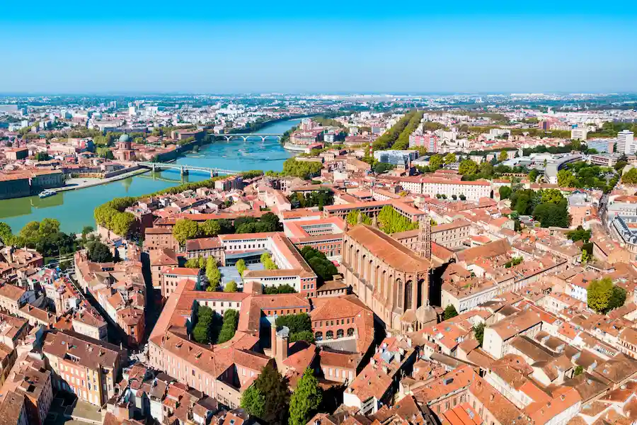 Vue panoramique de la ville de Toulouse. 